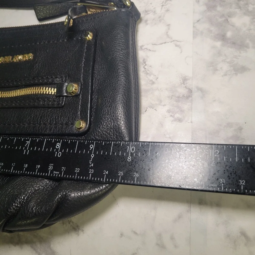 Michael Kors‎ Black Pebbled Leather Crossbody Bag Gold Hardware Front Zip Pocket